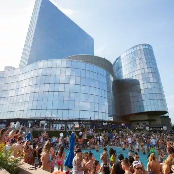 HQ2 Beachclub